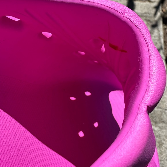 Women’s UGG Foamo Dragon Fruit Slides #8 - Picture 5 of 8